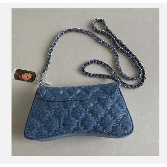 Blue Jean - Picture 3 of 5